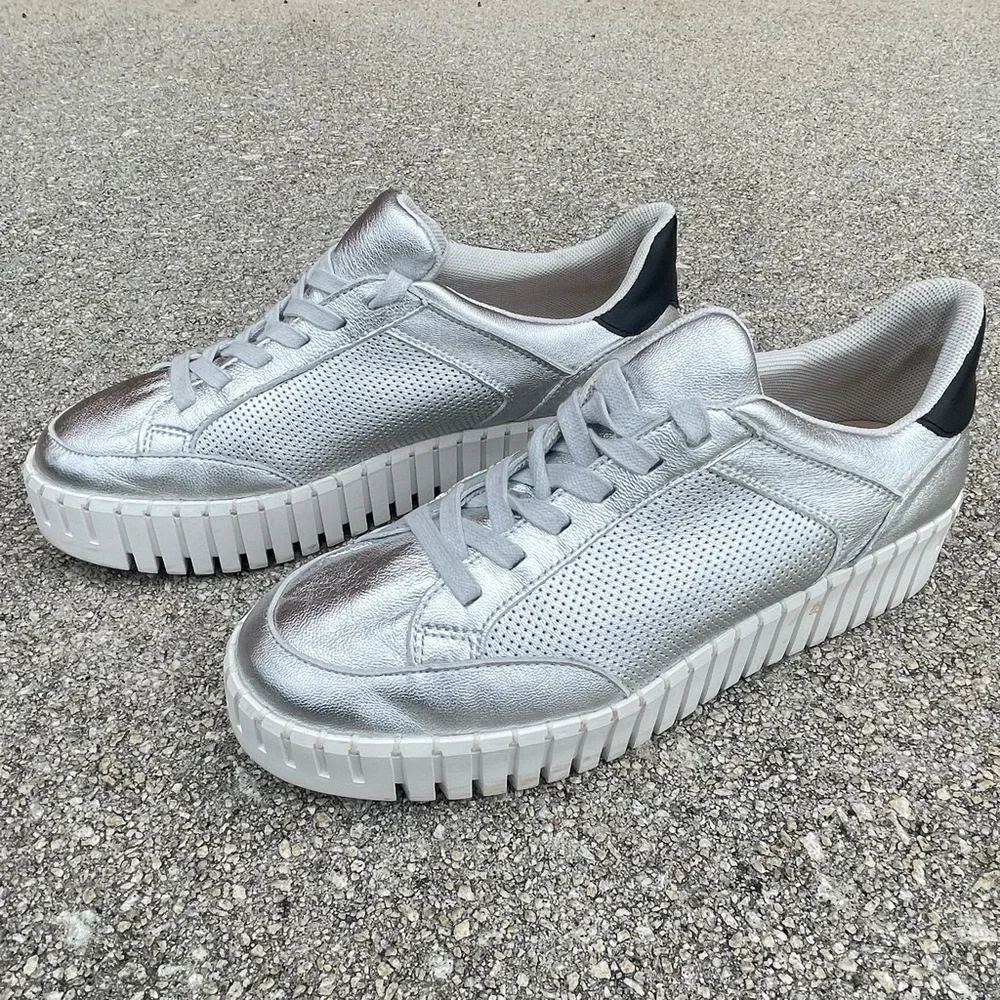Silent D Oscar Platform Sneaker Metallic Silver Leather Upper Sz 41